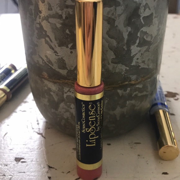 LipSense Aussie Rose - Picture 1 of 3